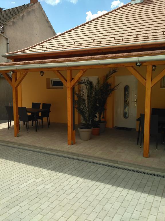 Paradise Apartmanhaz Eger Exterior photo